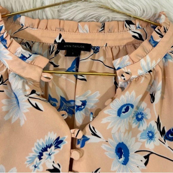 Ann Taylor floral butterfly smocked sleeve ruffle collar blouse - Picture 3 of 5